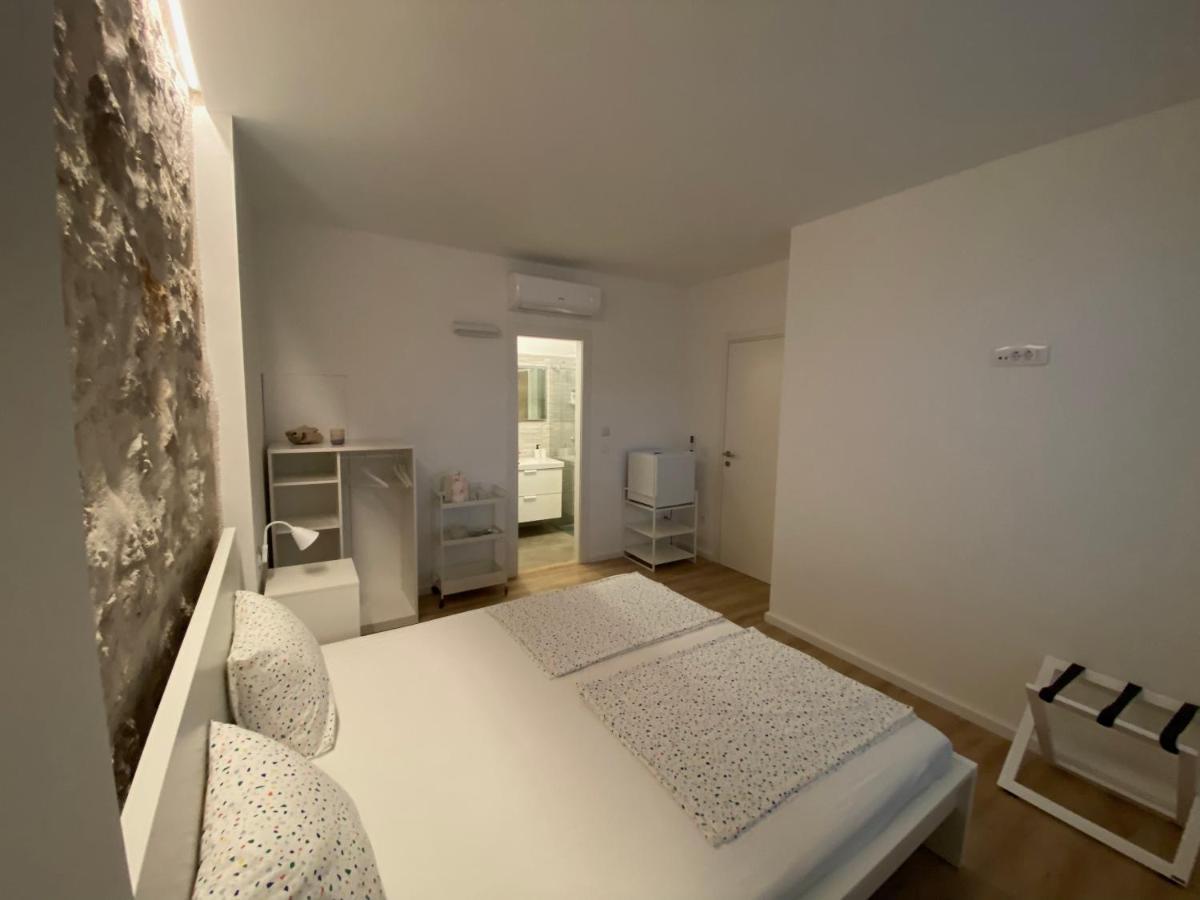 Appartamento Sobe “Zavjetrina” Murter Esterno foto